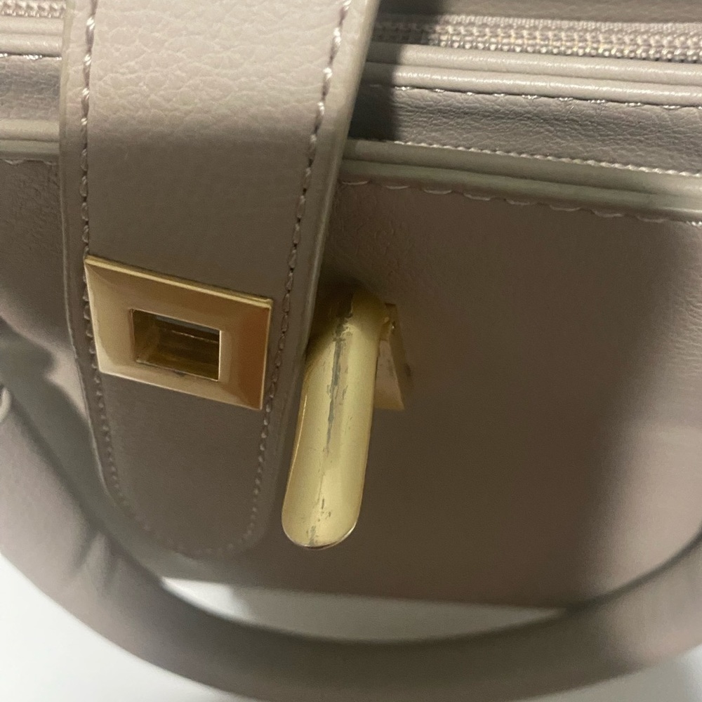 Susen Taupe Tan Handbag w/ Gold Accents - Picture 9 of 10
